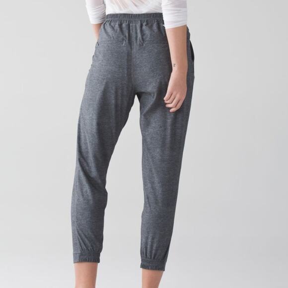 Lululemon Coal Grey & go Keepsake Studio Jogger Tech Pants sz 4 - Picture 12 of 16